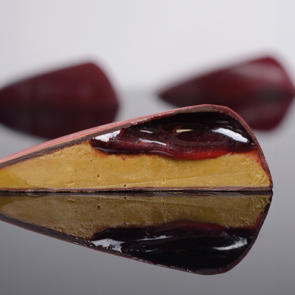 Форма для конфет Martellato Slope L 275 мм, B 175 мм, H 26 мм (ячейка 60х20х17 мм) – фото 3 в каталоге Краснодара